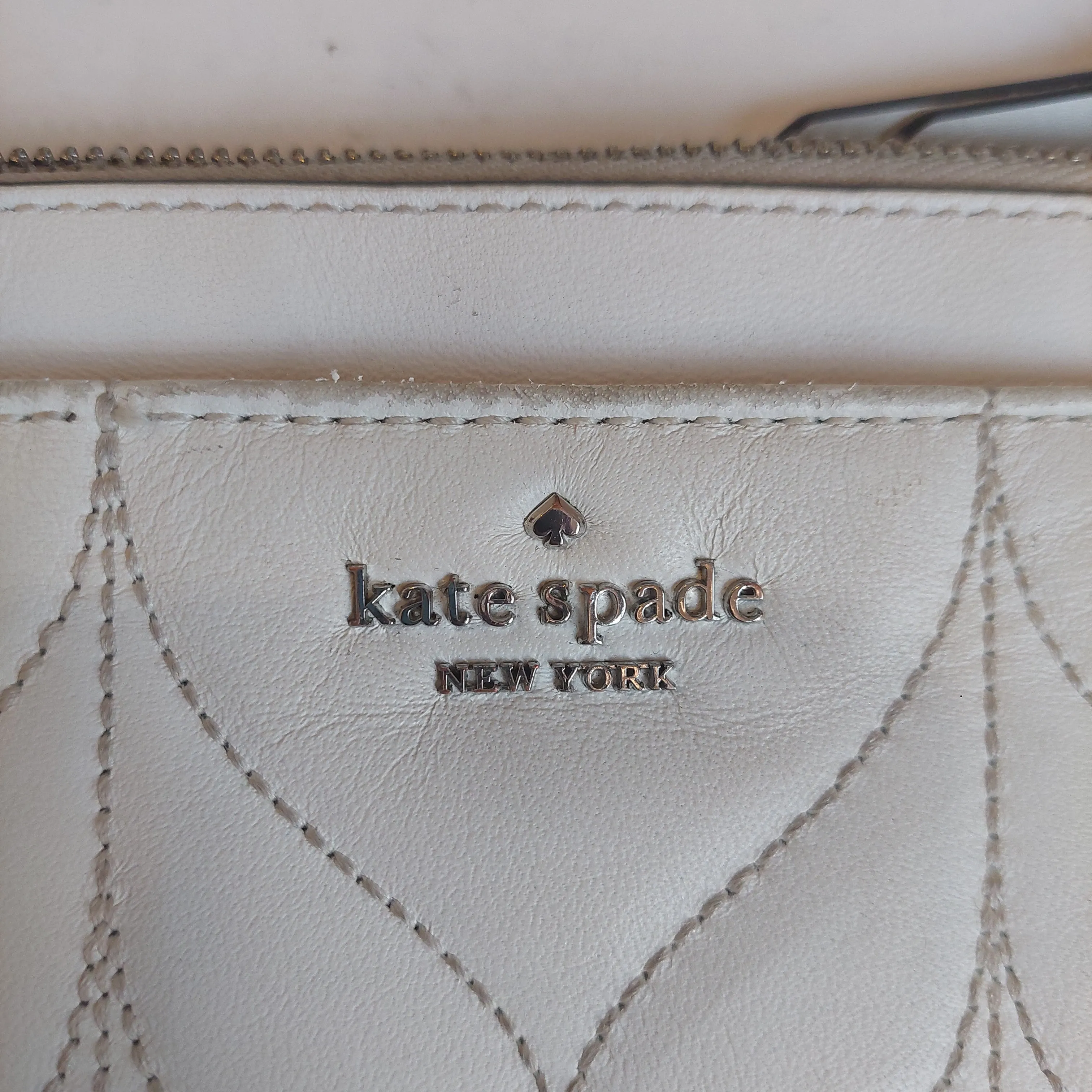 Kate Spade White Quilted Large Slim Card Holder Wallet | Pre loved |