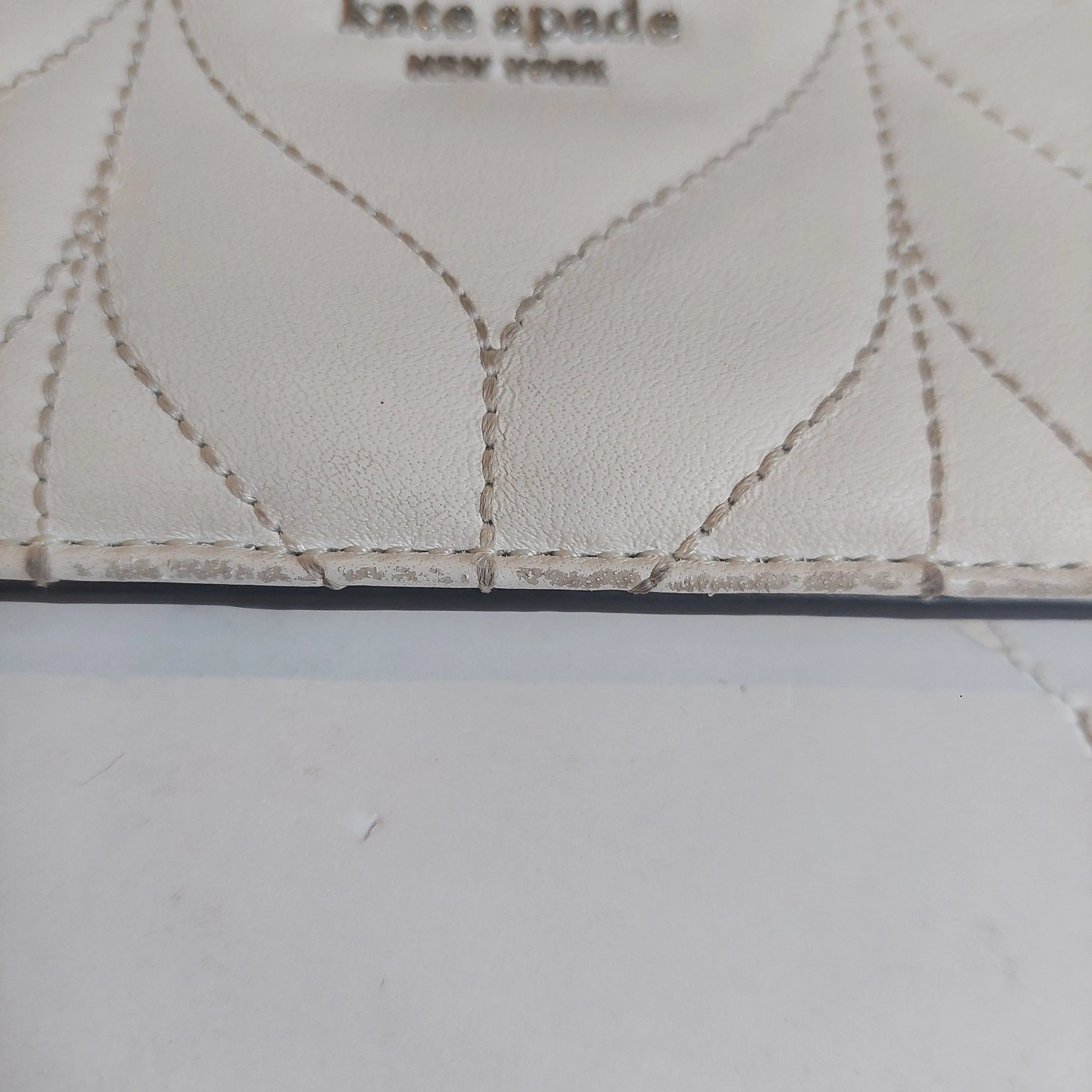 Kate Spade White Quilted Large Slim Card Holder Wallet | Pre loved |