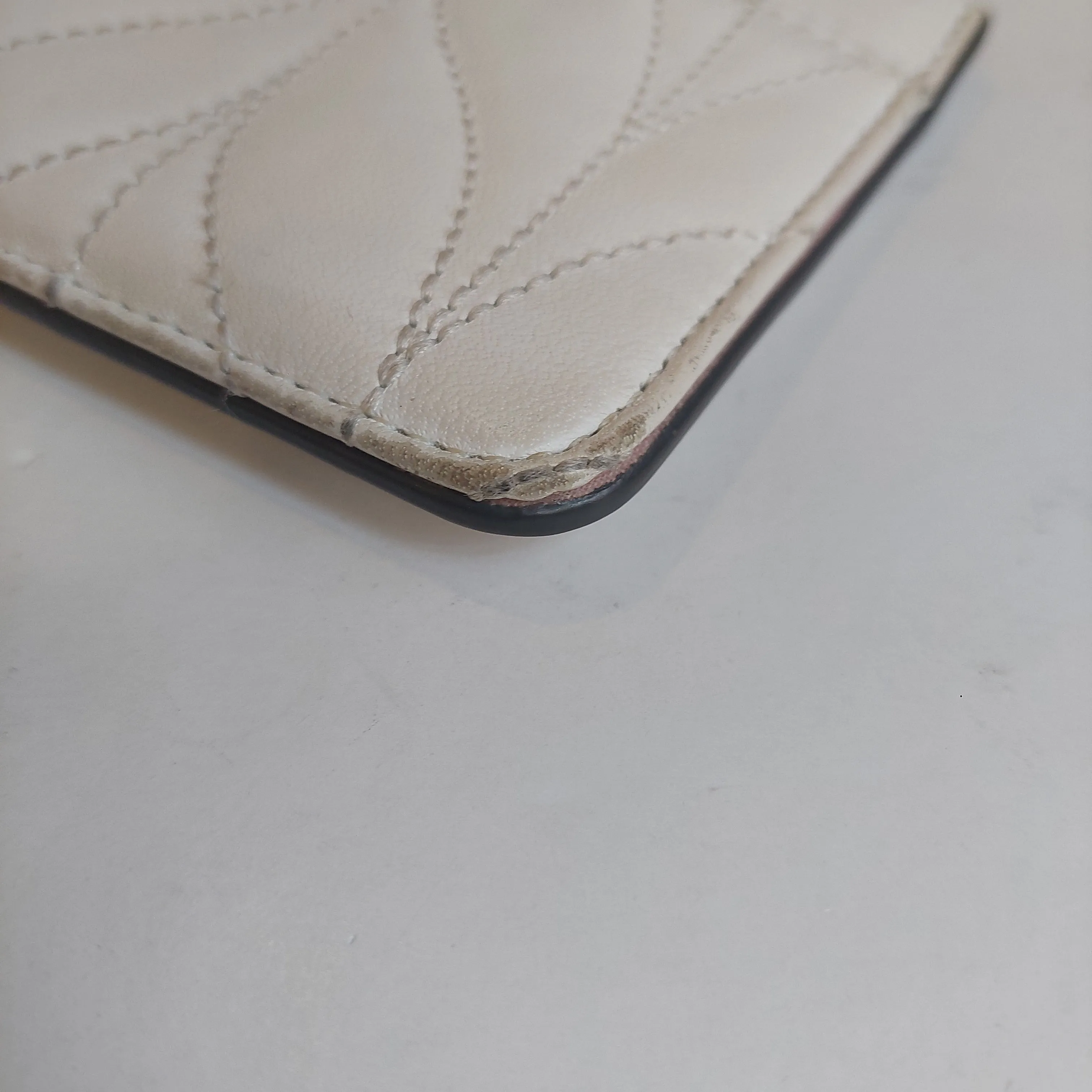 Kate Spade White Quilted Large Slim Card Holder Wallet | Pre loved |