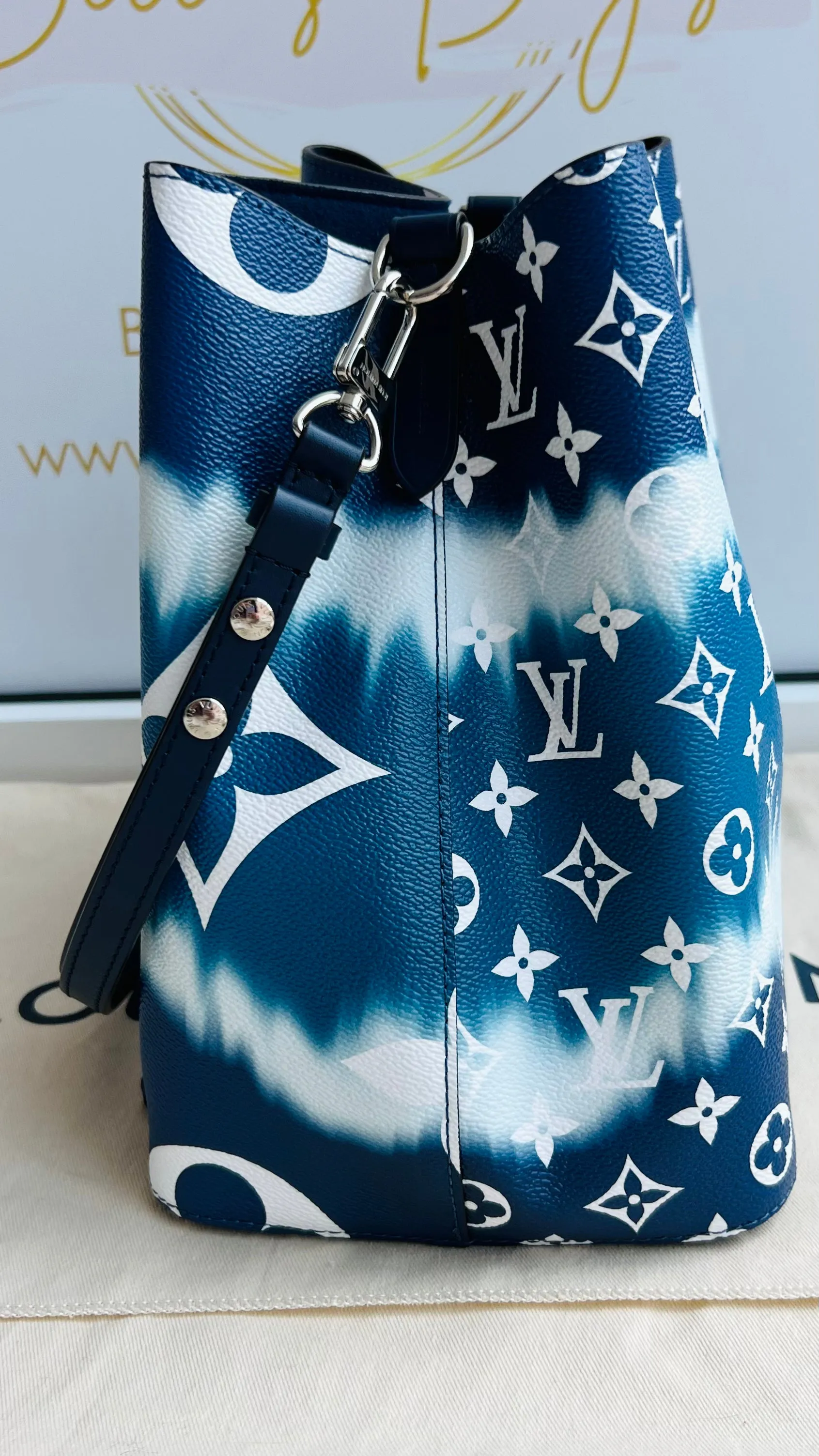 Louis Vuitton Escale Neo Noe Bag